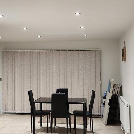 44 Beyers Close マンチェスター エクステリア 写真